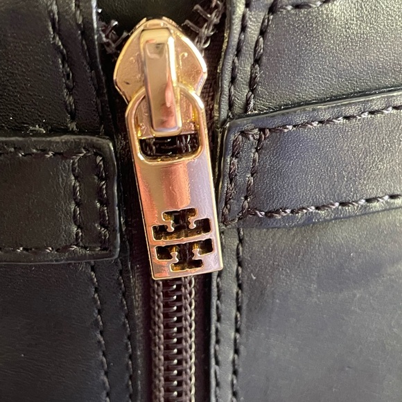 Tory Burch Bristol Black Leather Bootie Gold Logo 8 1/2 - Picture 14 of 14